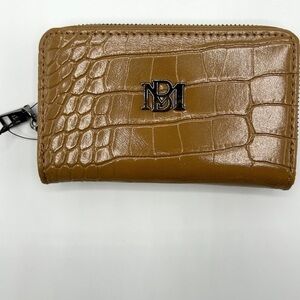 Croc-Embossed 🐊 Tan Badgley Mischka Wallet